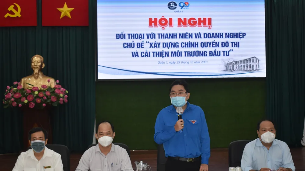 Lãnh đạo quận 1 đối thoại với thanh niên và doanh nghiệp.