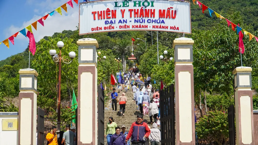 Rộn ràng Lễ hội Am Chúa của người dân Khánh Hòa