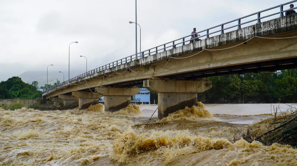 Khánh Hòa: Yêu cầu các hồ chứa giảm lưu lượng xả nước để hạn chế ngập lụt