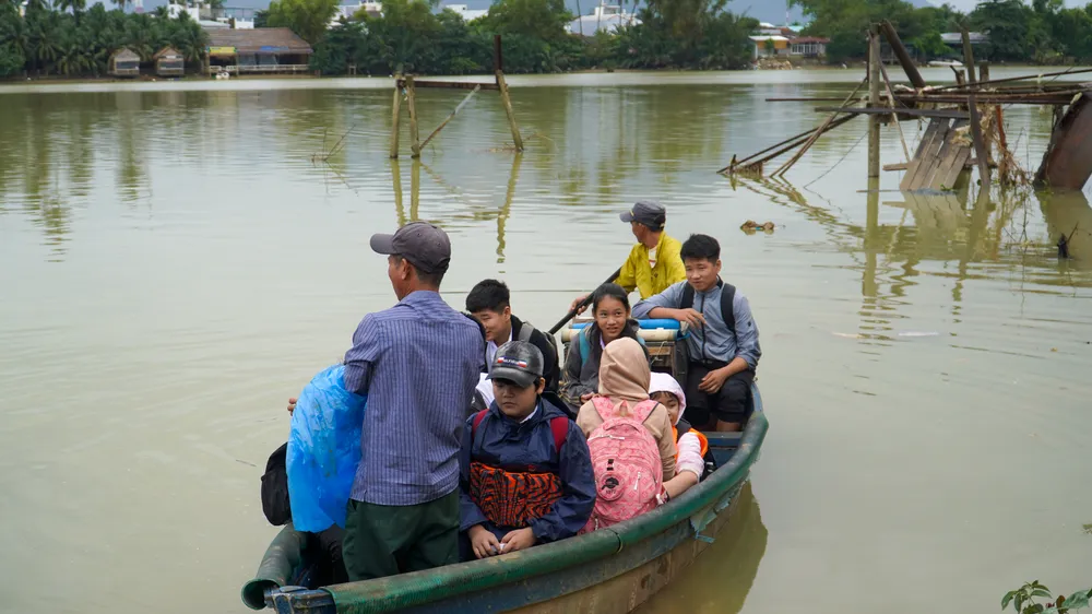 Khánh Hòa: Người dân chờ xây cầu bê tông nối đôi bờ sông Cái