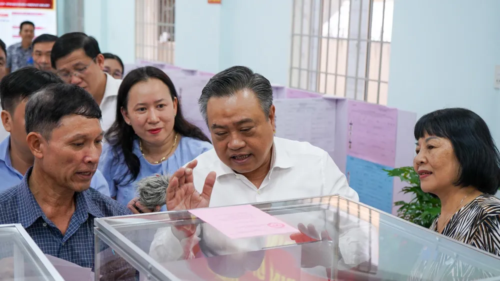 Kiểm tra công tác bầu cử tại Khánh Hòa
