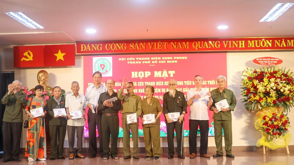 TPHCM: Họp mặt, tri ân dân công hỏa tuyến và cựu thanh niên xung phong tiêu biểu