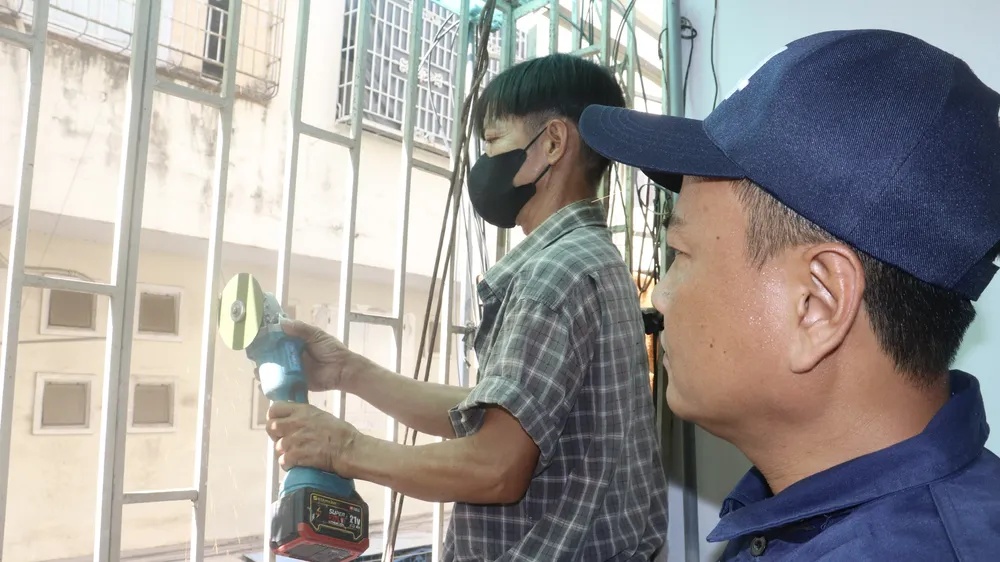 TPHCM ra quân tuyên truyền, vận động người dân tháo dỡ “chuồng cọp”