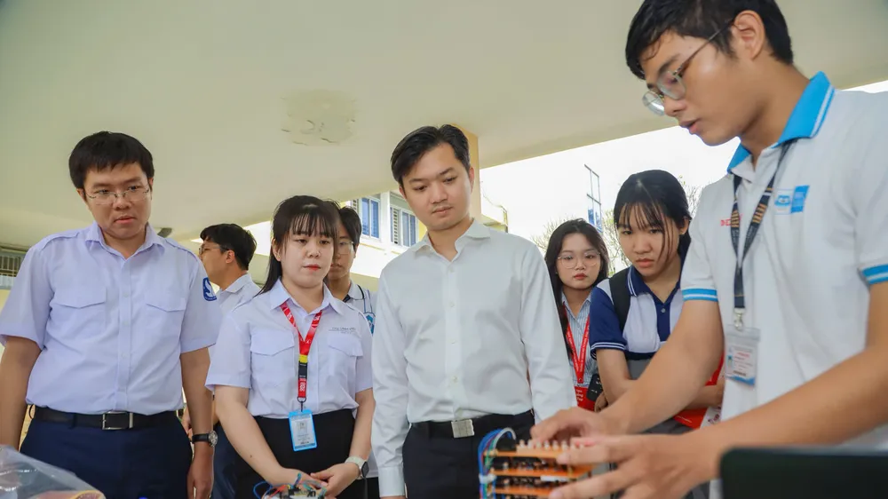 Khởi động tuần lễ sinh viên TPHCM tiên phong phát triển khoa học, công nghệ