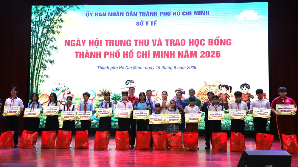 Mang trung thu yêu thương đến với trẻ em có hoàn cảnh khó khăn 