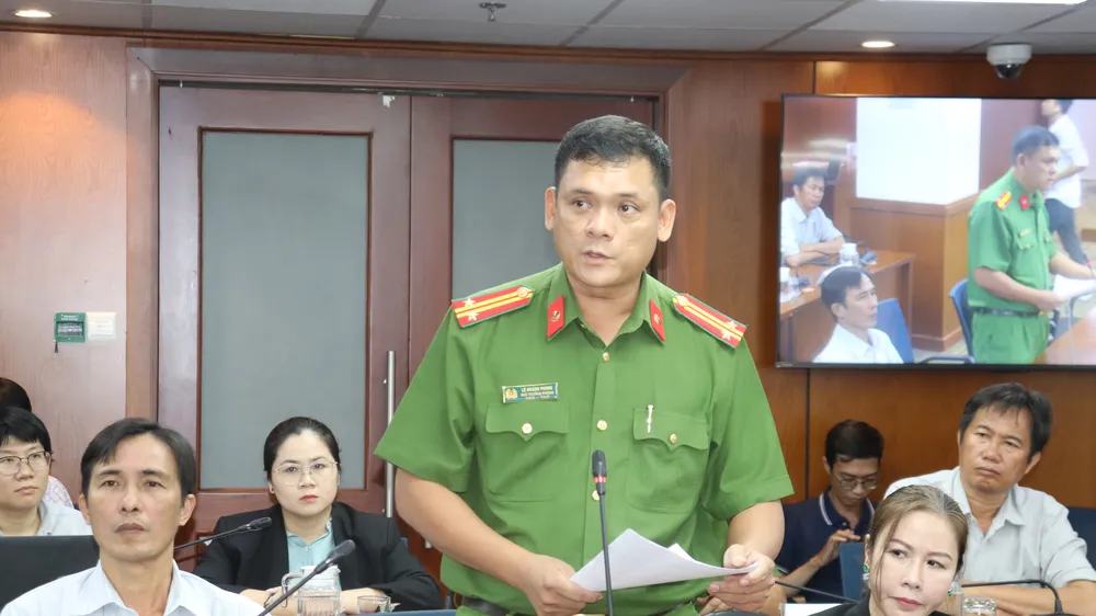 Chấn chỉnh tình trạng ùn tắc giao thông trước cổng trường