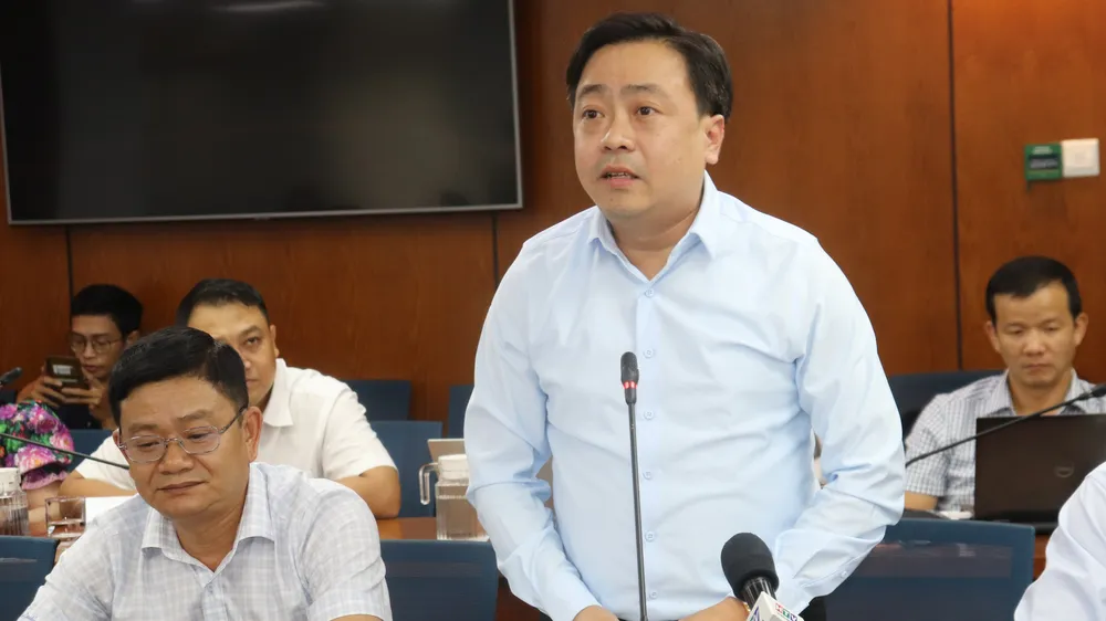 Nguyên nhân nhiều tuyến đường tại TPHCM ngập sâu, nước rút chậm 