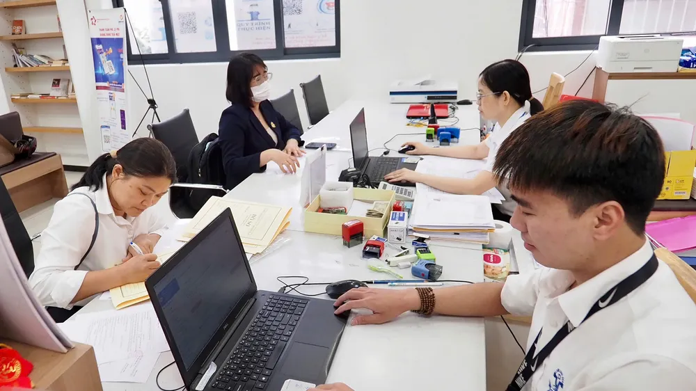 TPHCM sẽ thiết lập đường dây nóng hoạt động 24/7 hỗ trợ về thủ tục hành chính 