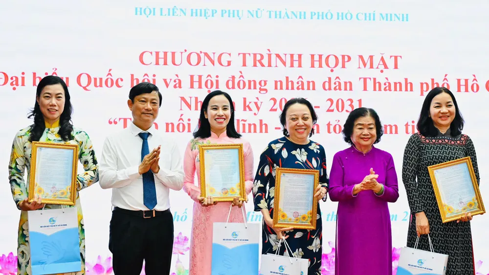 Phẩm chất nữ đại biểu góp phần làm nên tính nhân văn trong chính sách