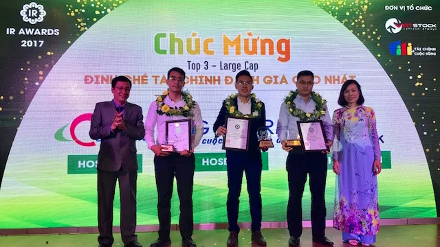 Top 3 DN được nhà đầu tư bình chọn cao nhất tại IR Awards 2017 tối ngày 10-11