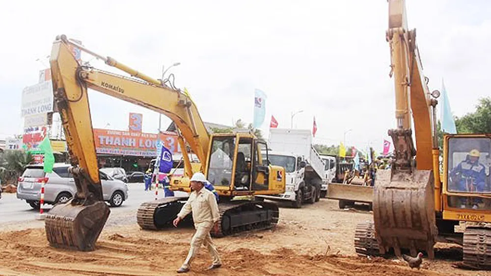 TPHCM điều chỉnh giá đất tính bồi thường tại 6 dự án đường giao thông ​và 4 dự án trường học