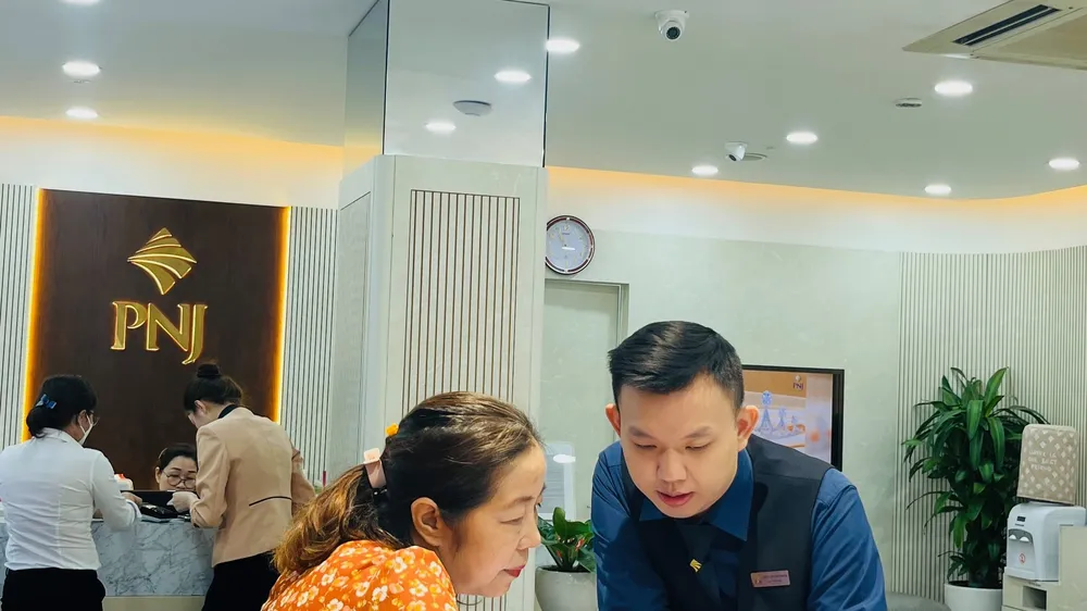 Giá vàng lao dốc sau phát biểu của Chủ tịch Fed