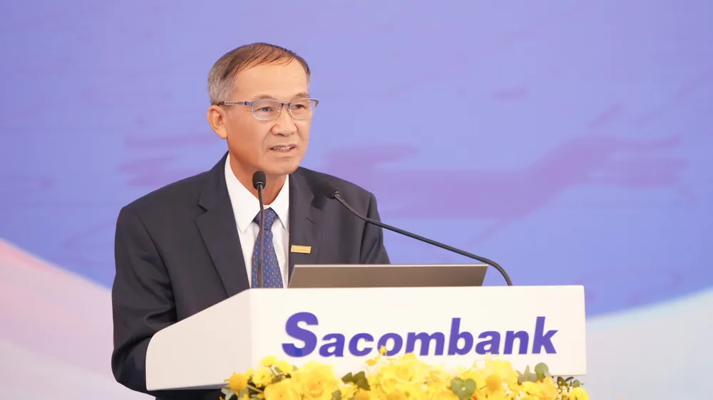 Ông Dương Công Minh phát biểu tại ĐHĐCĐ Sacombank ngày 26-4