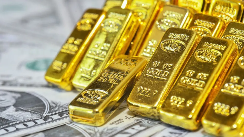 Giá vàng lao dốc sau dự báo lãi suất của FED vào năm 2025