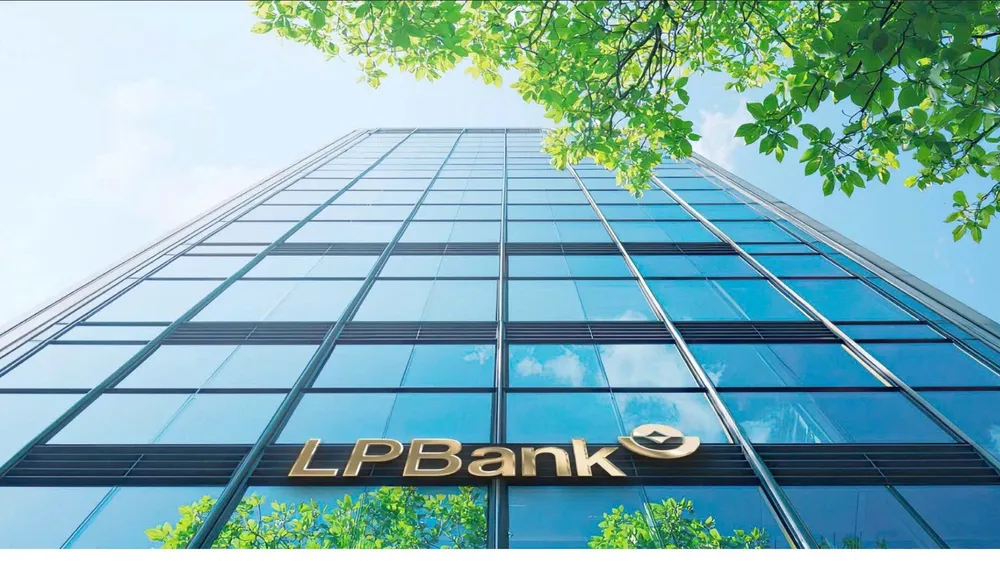 Ông Phạm Nhật Vượng và vợ là cổ đông lớn của LPBank