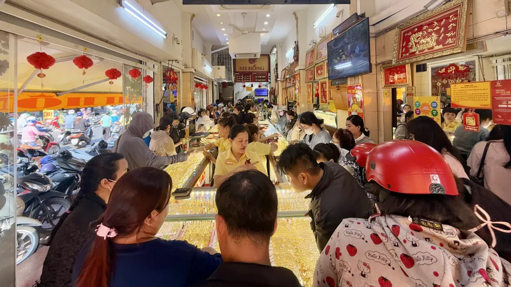 Giá vàng nhẫn 9999 tại tiệm Mi Hồng sáng nay giá thấp nhất thị trường. Ảnh: NHUNG NGUYỄN
