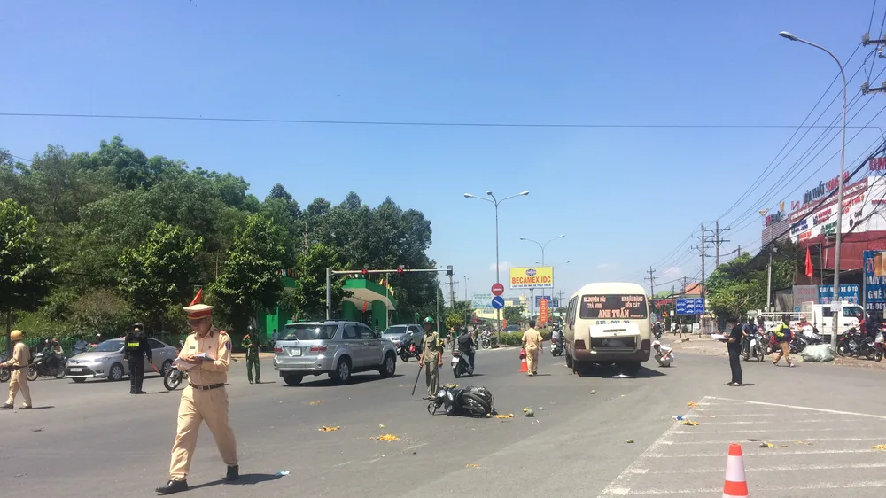 Công an phong tỏa hiện trường. Ảnh : CHÍ PHƯỚC 
