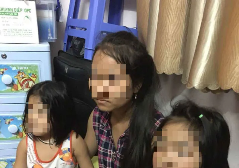 Hai cháu bé được giải cứu thành công.