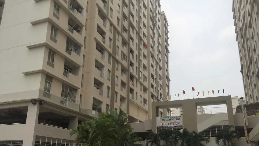 Chung cư Bình Khánh nơi xảy ra vụ việc. Ảnh: CHÍ PHƯỚC 