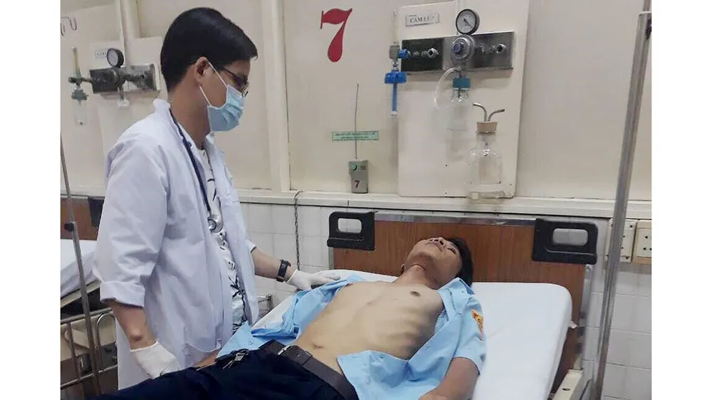 Hai cán bộ trật tự đô thị phường bị chủ quán ốc đánh khi dẹp vỉa hè