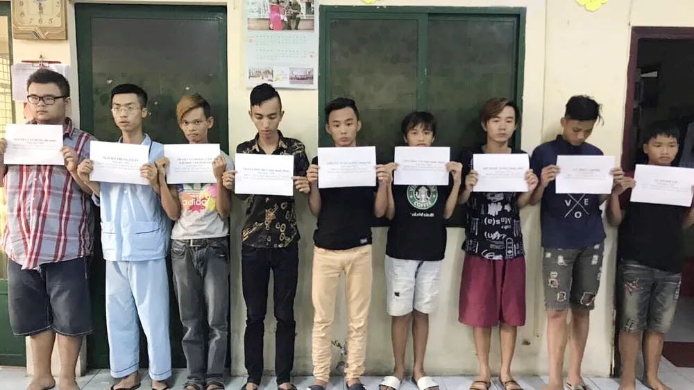 Bắt nhóm đối tượng thực hiện nhiều vụ cướp tại cửa hàng tiện ích