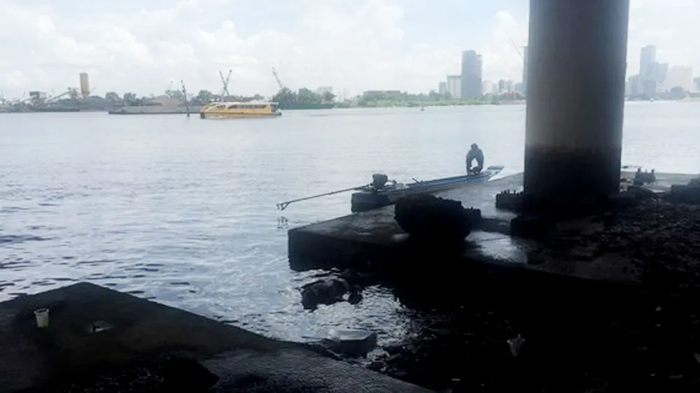 Phát hiện thi thể một nam thanh niên trên sông Sài Gòn