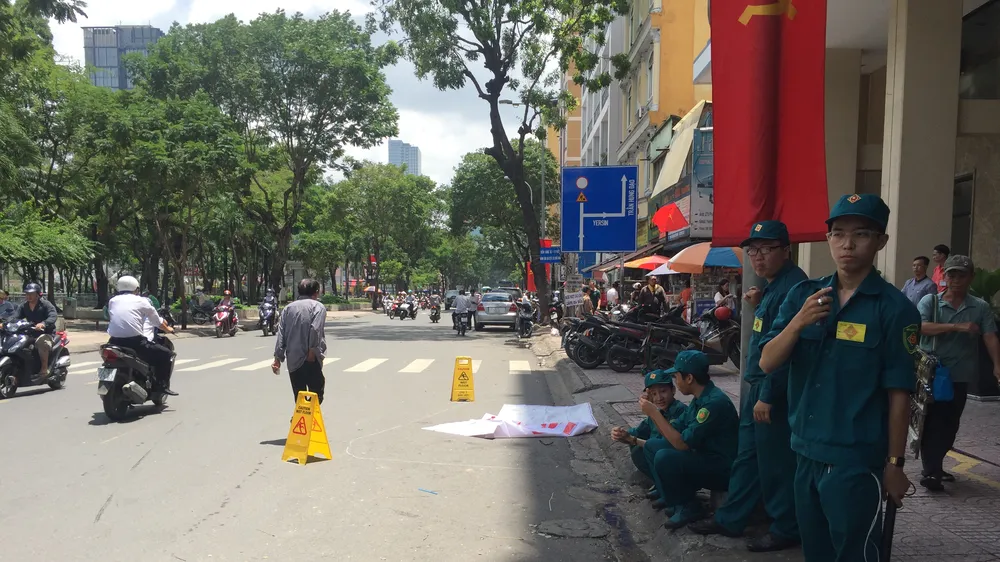 Công an phong tỏa hiện trường. Ảnh: CHÍ THẠCH