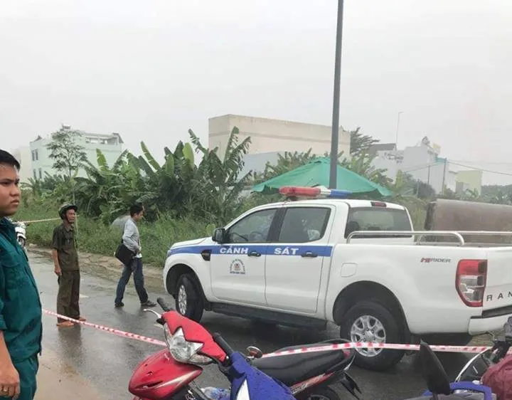 Công an phong tỏa khám nghiệm hiện trường.