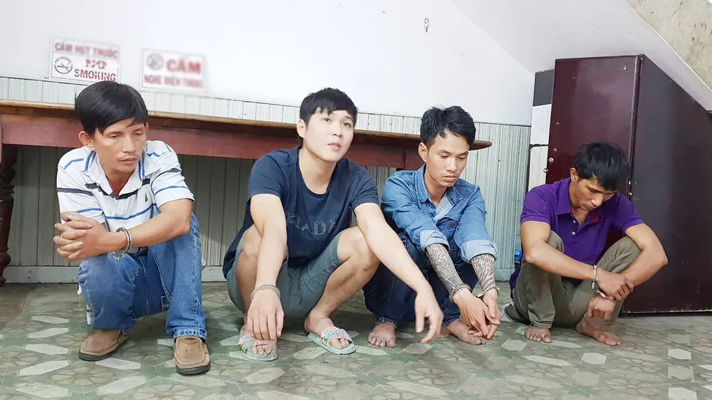 Bắt băng nhóm chuyên đột nhập đình, chùa trộm tài sản