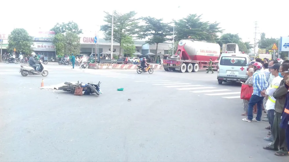 Hiện trường vụ tai nạn. Ảnh: CHÍ PHƯỚC 