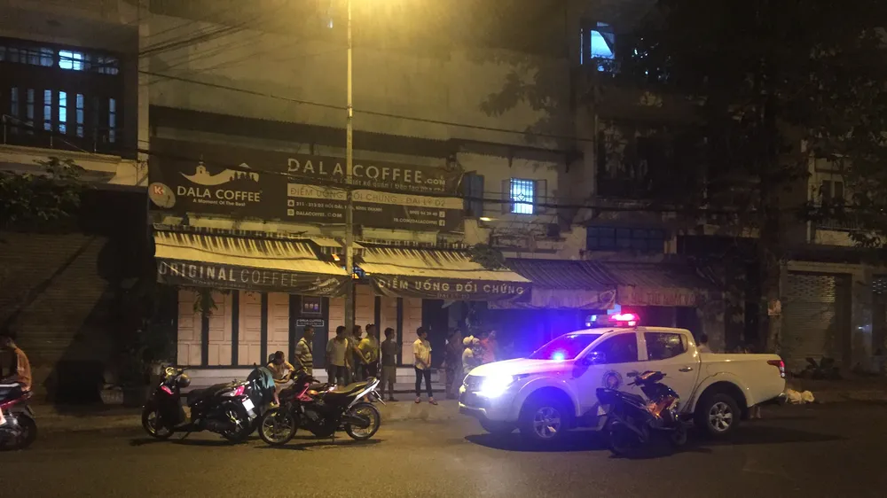 Công an phong tỏa hiện trường. Ảnh: CHÍ THẠCH