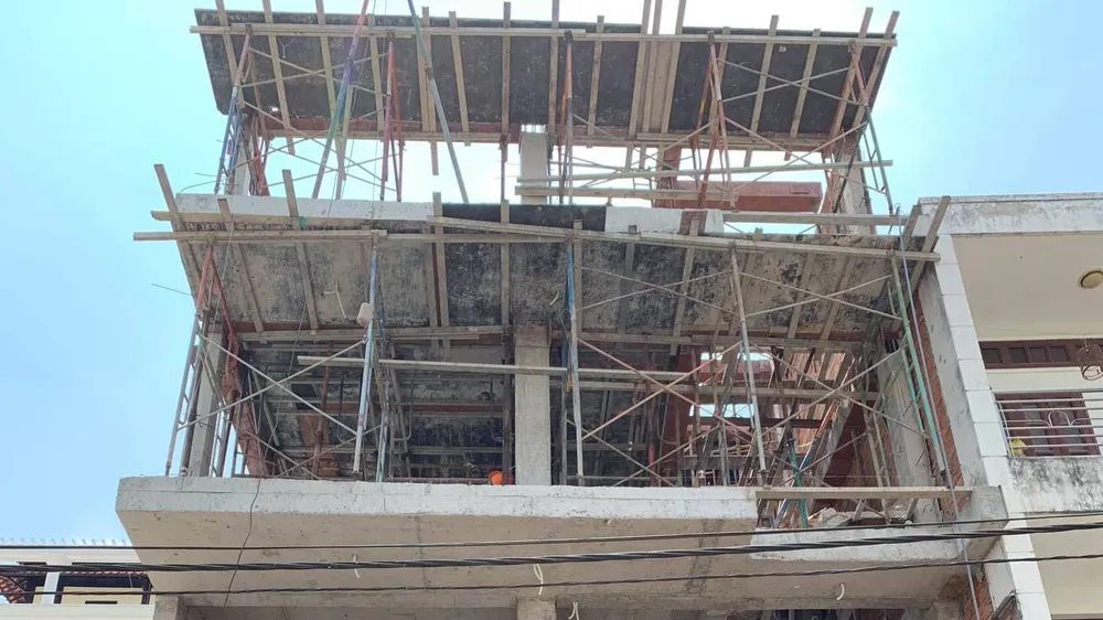  Rơi từ tầng 1 công trình, nữ công nhân bị thương chấn thương sọ não