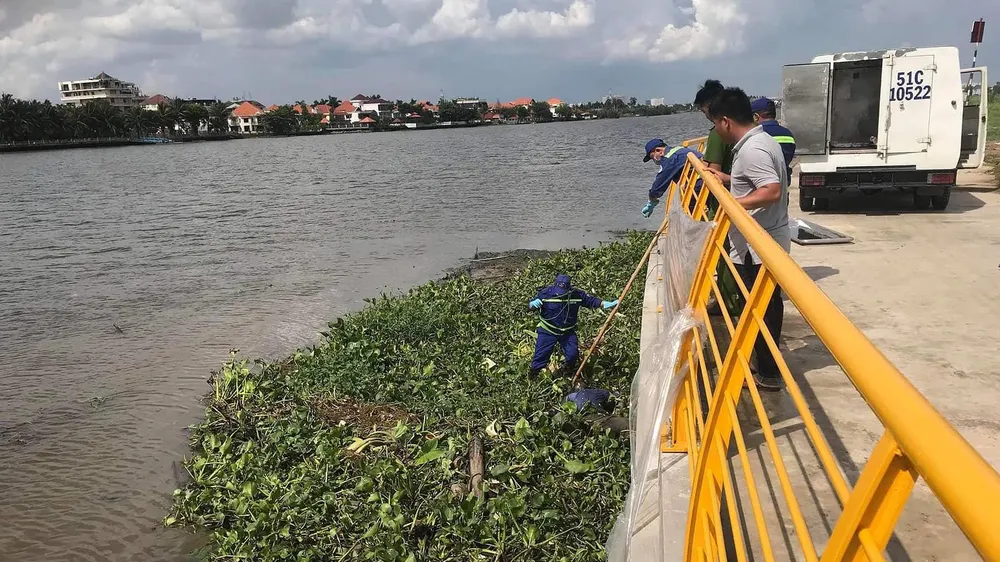 2 thi thể nam giới trôi trên sông Sài Gòn