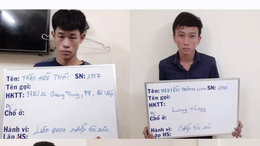 Nhóm đối tượng tại cơ quan công an.