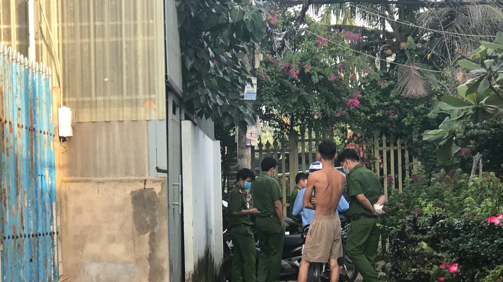 Công an phong tỏa hiện trường.