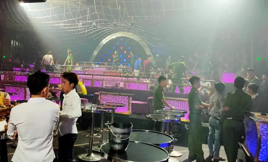 Kiểm tra quán bar, karaoke Romance phát hiện nhiều đối tượng sử dụng ma tuý.