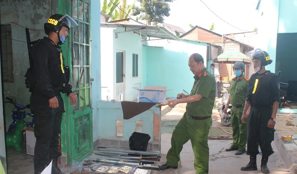 Triệt phát tụ điểm hoạt động tội phạm ở cạnh nghĩa địa ở tỉnh Đồng Nai
