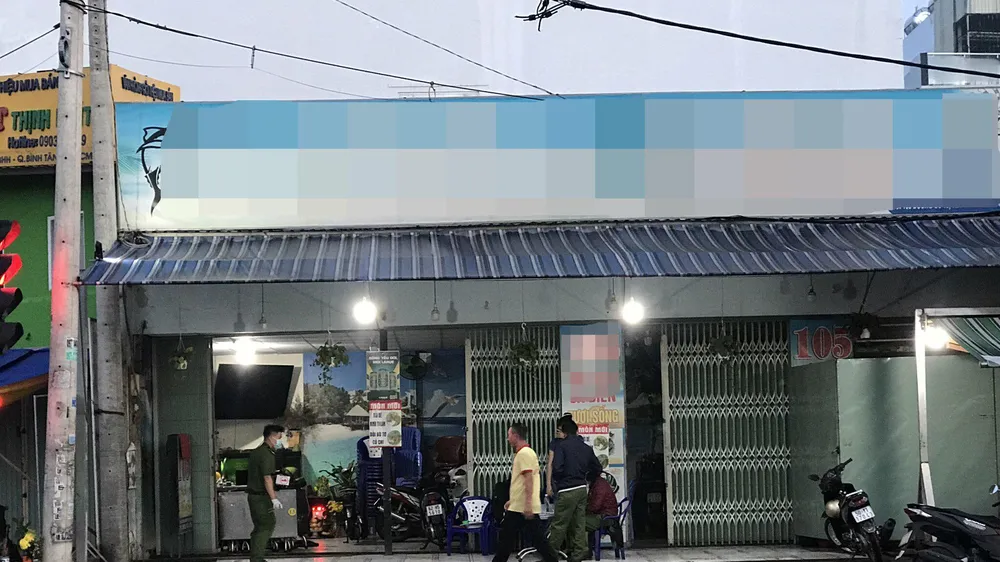 Công an khám nghiệm hiện trường