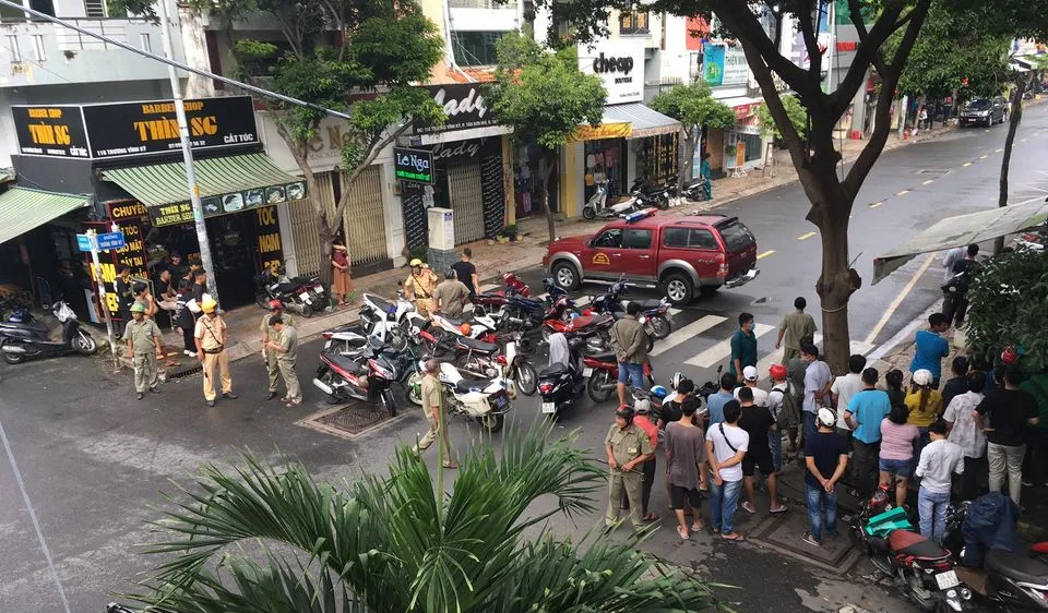 Công an phong toả hiện trường. Ảnh: CHÍ THẠCH 
