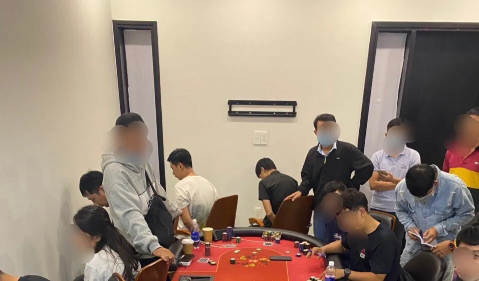 Các đối tượng lúc công an ập vào