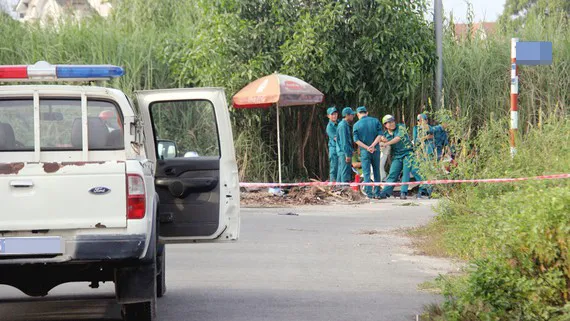 Công an phong toả khám nghiệm hiện trường 1 vụ án trước đó. Ảnh: CHÍ THẠCH