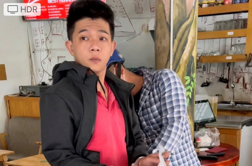 Đối tượng Bùi Văn Dũng tại cơ quan công an. Ảnh: CHÍ THẠCH 