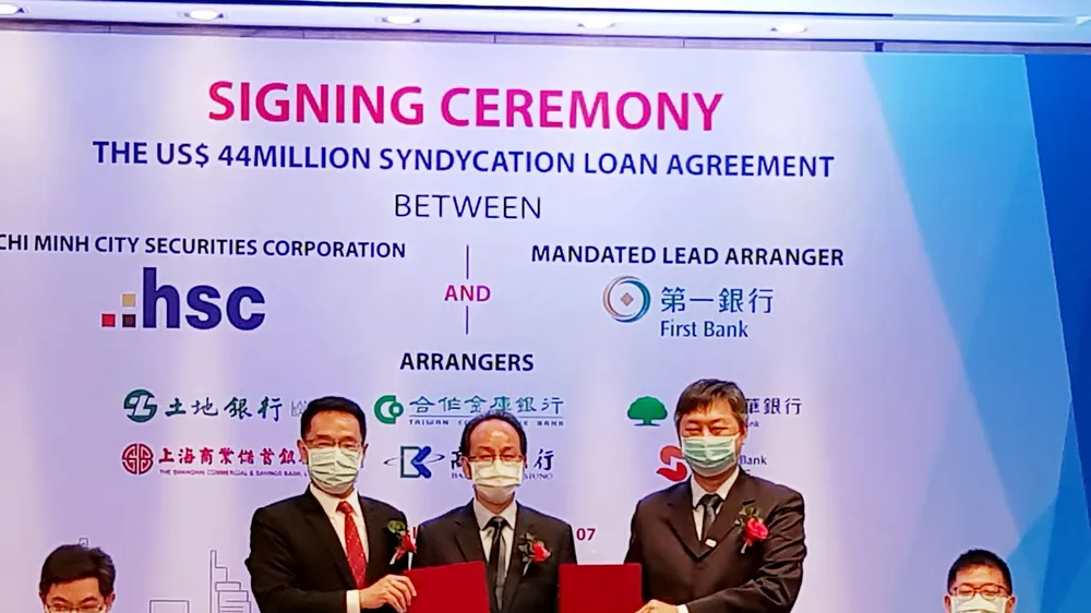 Ngân hàng First Commercial Bank cùng Công ty Cổ phần chứng khoán TPHCM ký kết hợp đồng 44 triệu USD