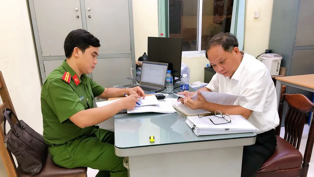 Công an làm việc với ông Tất Thành Cang ngày 16-12-2020
