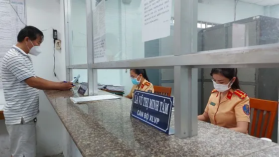 Tạm ngưng tiếp nhận hồ sơ đăng ký mới xe ô tô, xe máy ở TPHCM