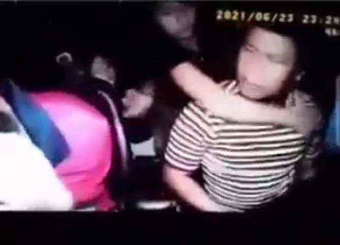 Hình ảnh cắt từ clip trên mạng