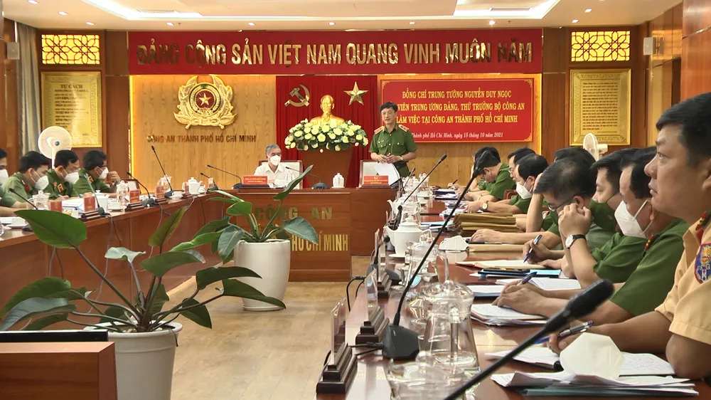 Quang cảnh buổi làm việc