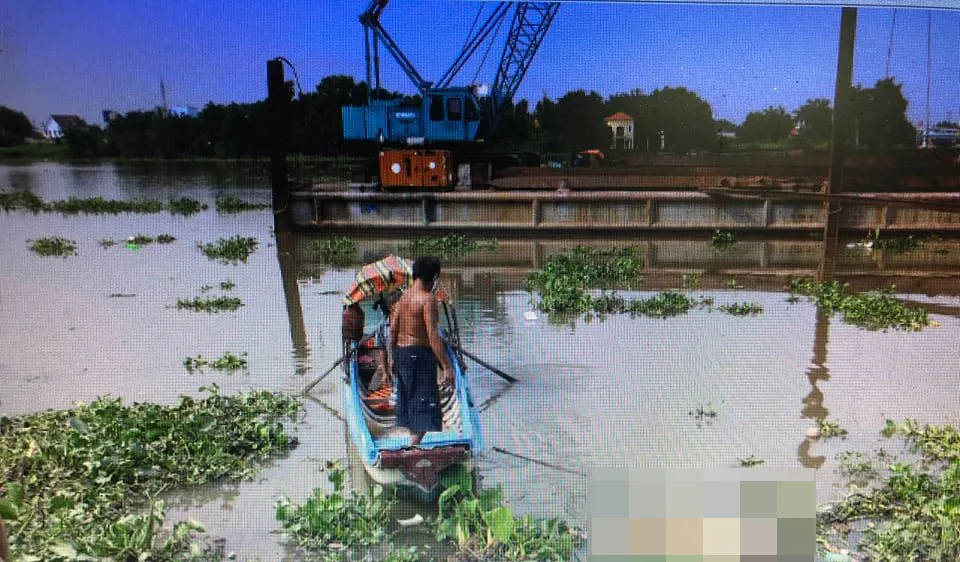 Thi thể người nhiều hình xăm, không mặc quần áo nổi trên sông Sài Gòn
