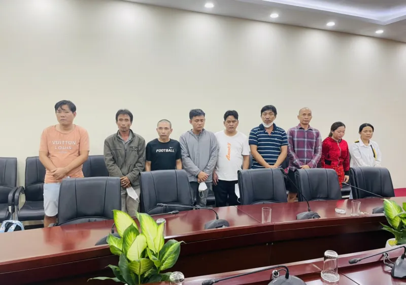 Nhóm đối tượng tại cơ quan công an