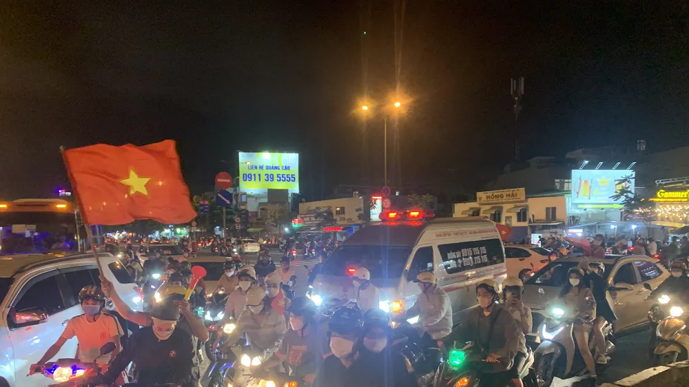 TPHCM: “Đi bão” sau trận chung kết, hơn 100 phương tiện bị tạm giữ